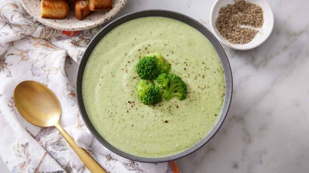 Simple Broccoli and Stilton Soup