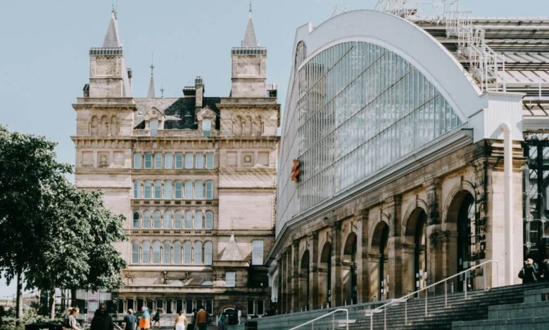 Liverpool Lime Street to Liverpool Airport