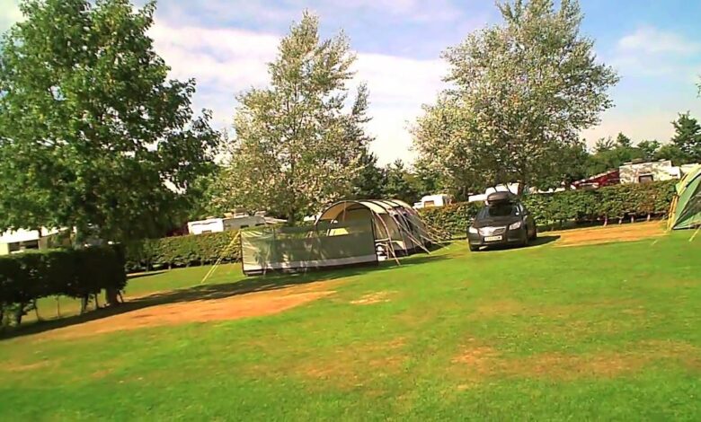 devizes camping and caravanning club site