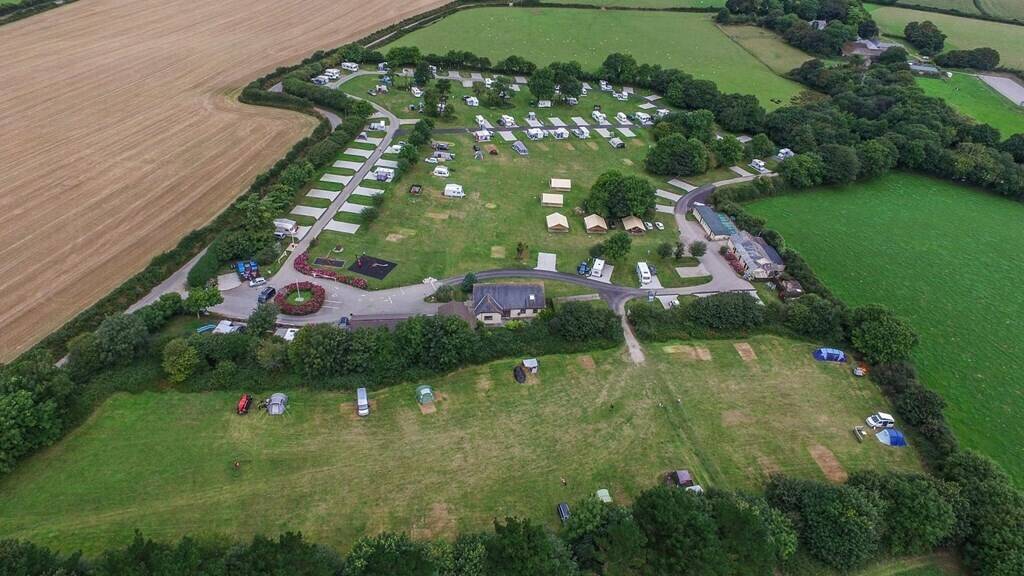 veryan camping and caravanning club site